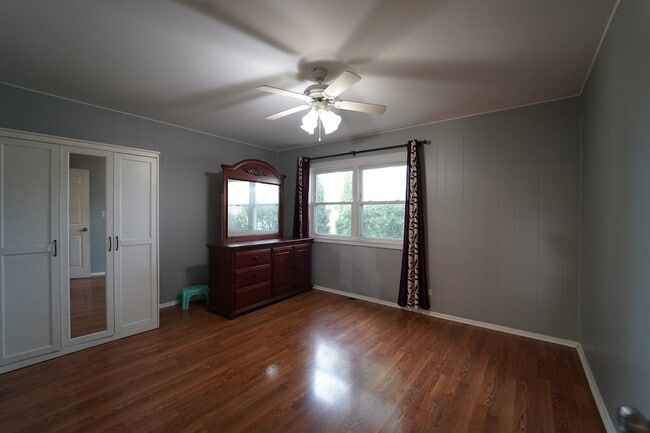 Foto del edificio - 807 Mansfield Ct