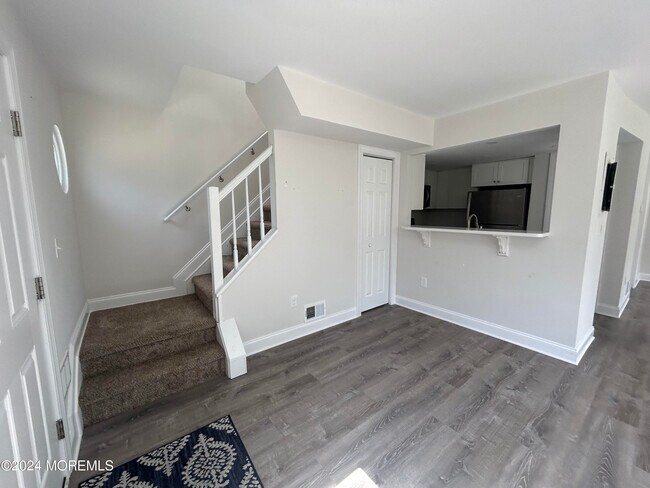 Building Photo - 102 Northrup Dr