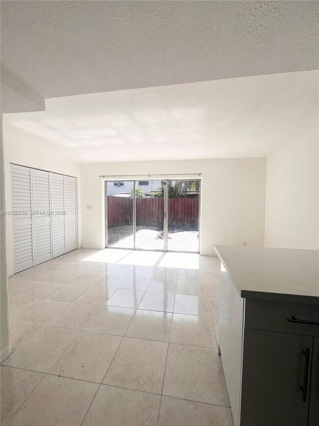 Foto del edificio - 3770 SW 59th Terrace