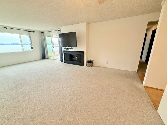 Foto del edificio - West Seattle Waterfront Condominium ~ West Beach Condominium