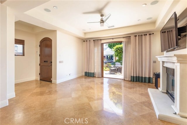 Building Photo - 613 Begonia Ave