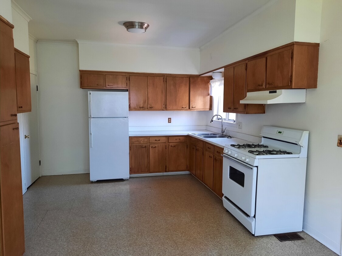 157 W 3rd St, Corning, NY 14830 Townhome Rentals in Corning NY