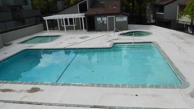 Foto del edificio - 103 Camino Alto