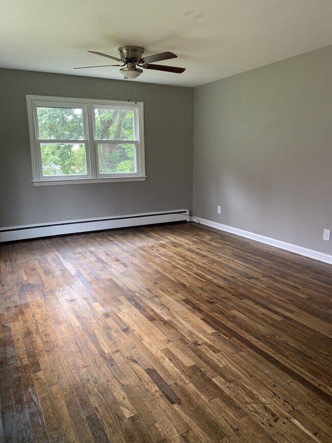 Foto del edificio - 331 N Maple Ave