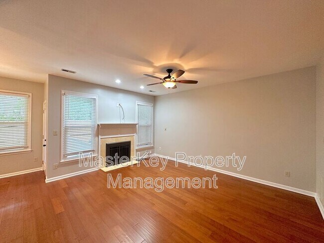 Foto del edificio - 103 James River Rd