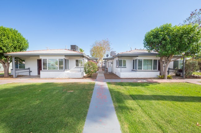 Fachada - 1501-1503 E Harvard St