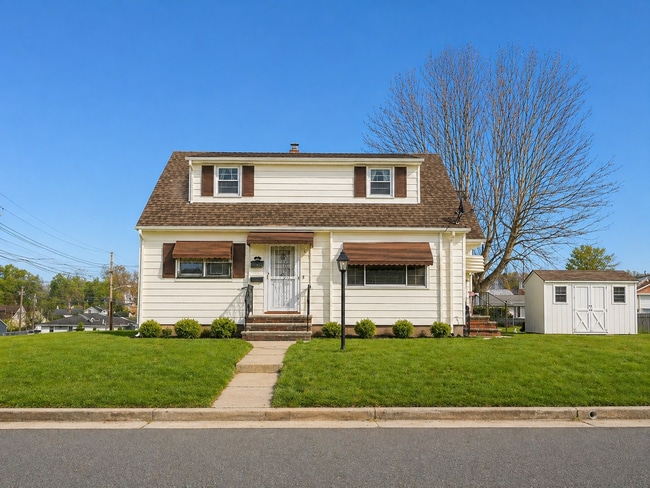Building Photo - 901 Rabens Ave