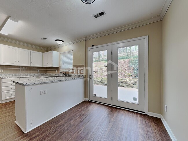 Building Photo - 1405 Randall Park Dr