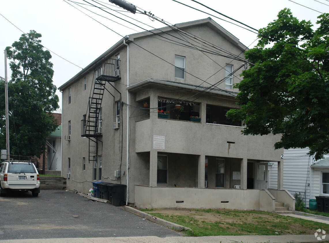 Primary Photo - 2 Minerva Pl