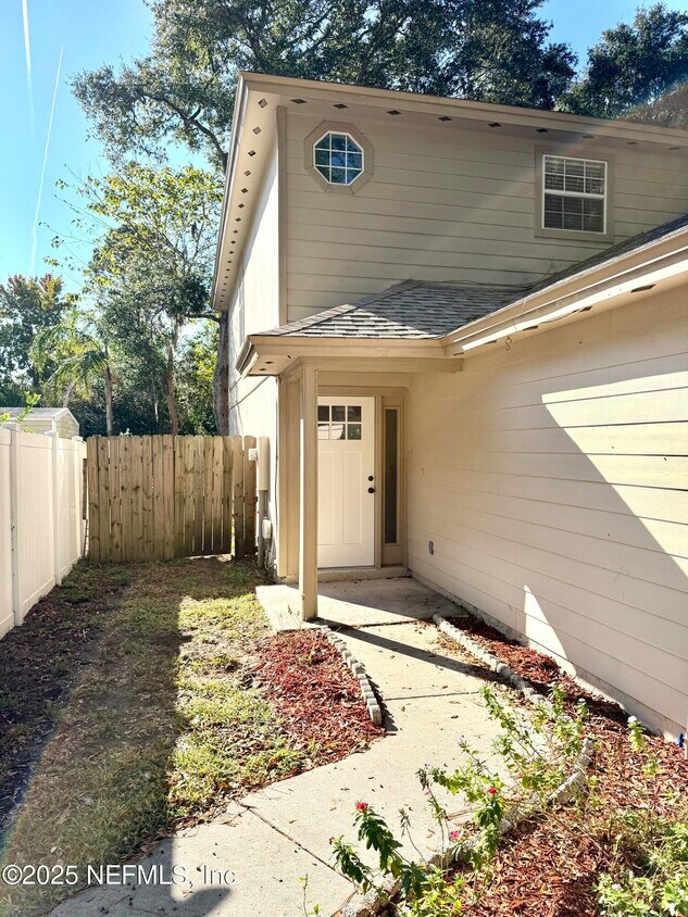 Foto principal - 452 Dutton Island Rd W