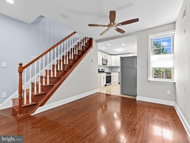 Foto del edificio - 3026 W Harper St