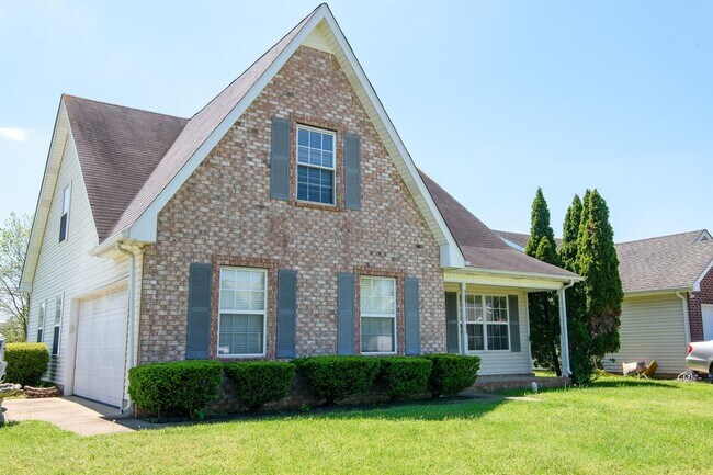 Foto del edificio - Flexible 4-Bed Home on Corner Lot in Everg...