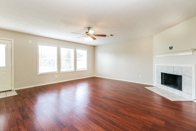 Building Photo - 6718 Rockwall Trail Dr