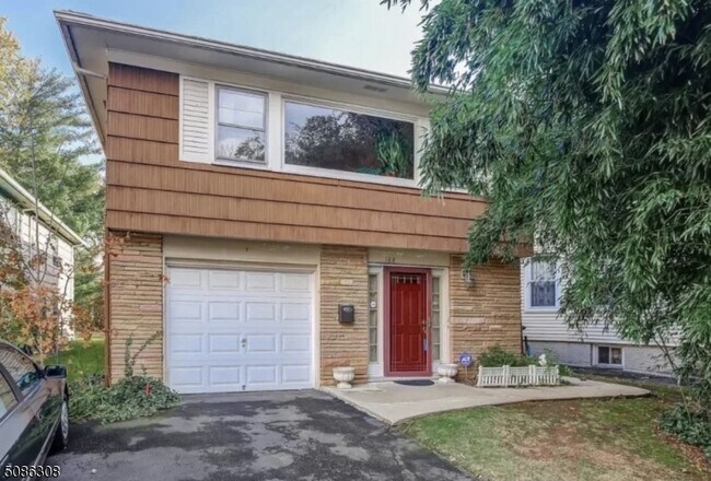 Foto del edificio - 188 Tichenor Ave