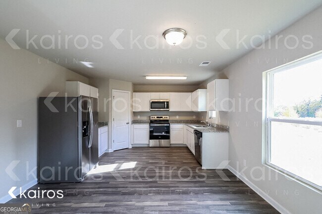 Building Photo - 813 Dove Tree Ln
