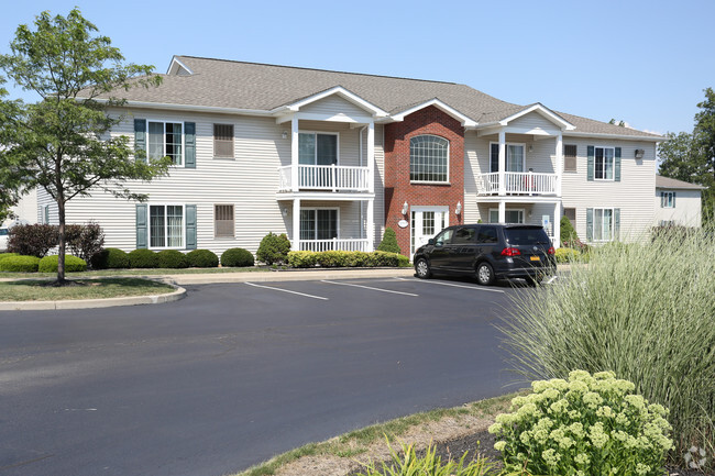 Building Photo - Fox Trace Apartments