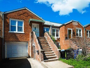 Building Photo - 253-37-253-85 85th Rd