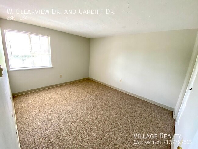 Foto del edificio - 51 W Clearview Dr