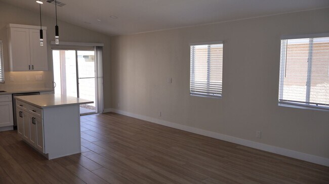 Foto del edificio - Nice Upgraded House Inside Out