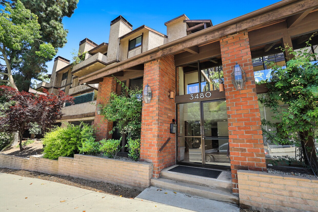 3480 Barham Blvd, Los Angeles, CA 90068 Condo for Rent in Los Angeles