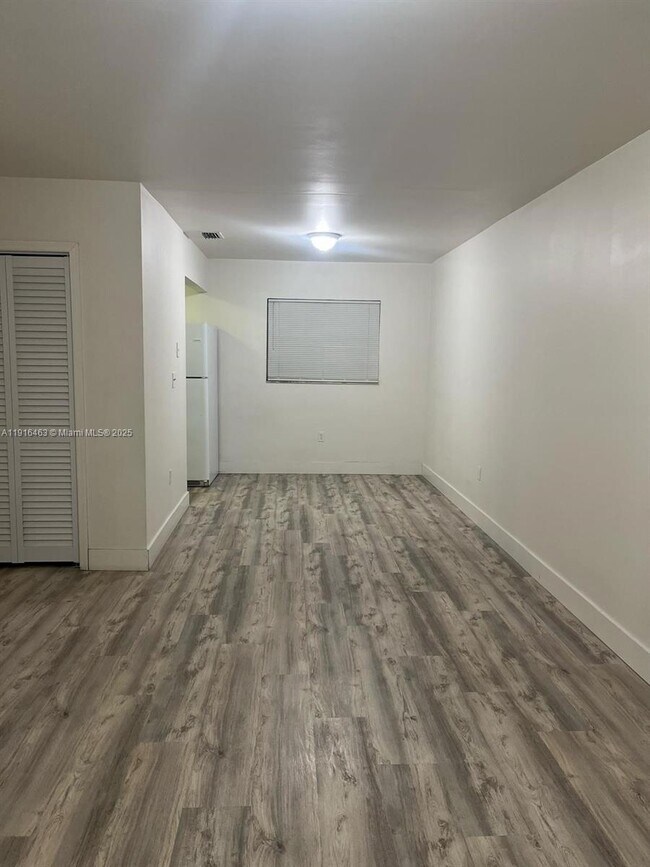 Foto del edificio - 5491 W 24th Ave