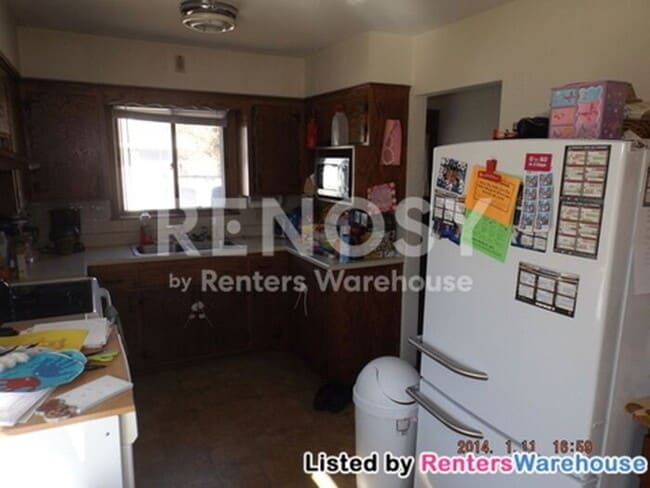 Building Photo - Available July 1st - 2 bed 2 bath, Single Family Home in Richfield!