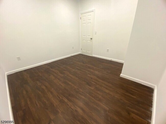 Foto del edificio - 40 Speedwell Ave