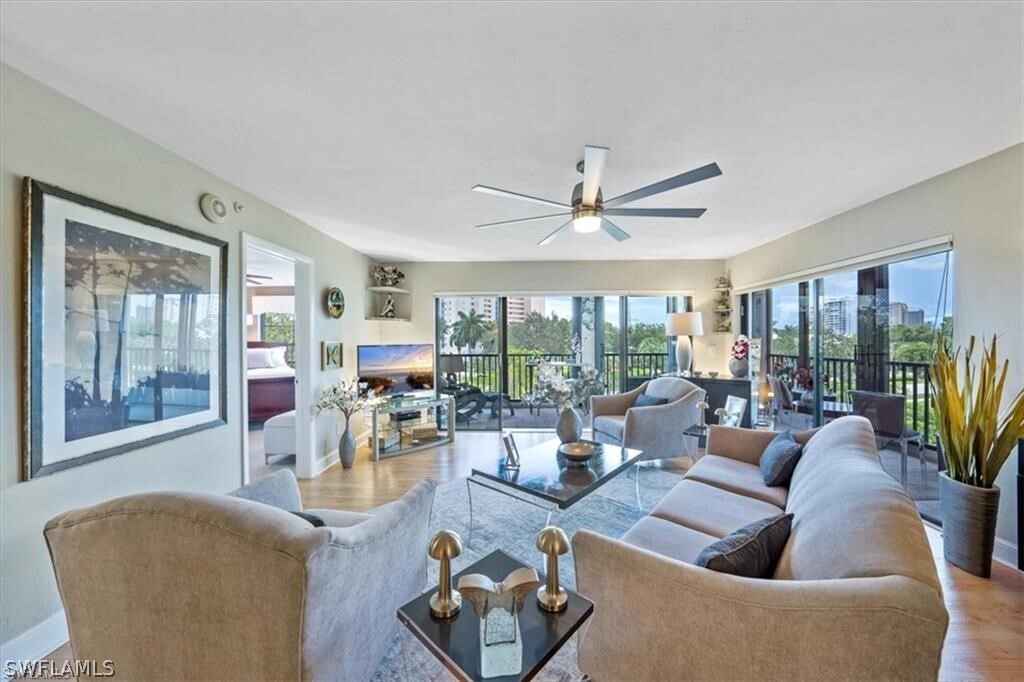 Foto principal - 6080 Pelican Bay Blvd