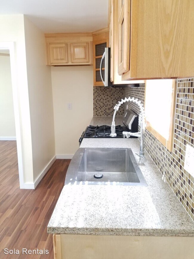 Foto del edificio - 914 W 81st St