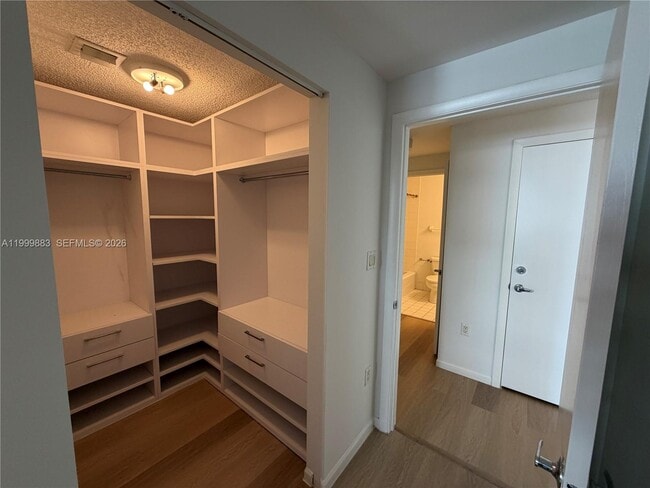 Foto del edificio - 185 SE 14th Terrace