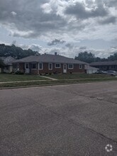 Building Photo - 403 Grove St