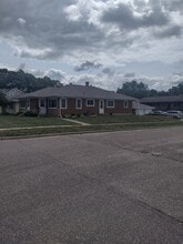 Building Photo - 403 Grove St