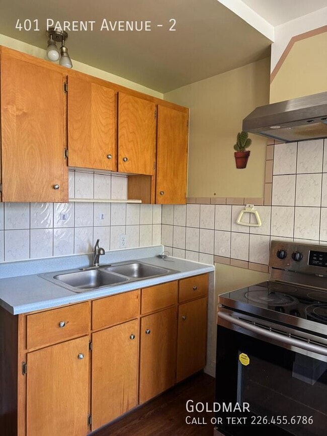 Photo du bâtiment - Large 1 bedroom with lots of natural light...
