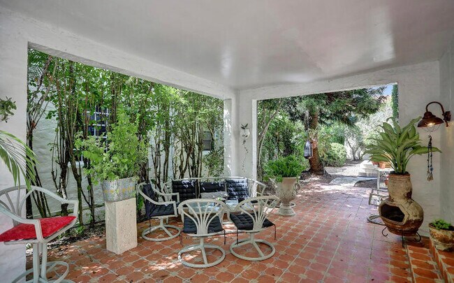 Building Photo - 1107 Alhambra Cir