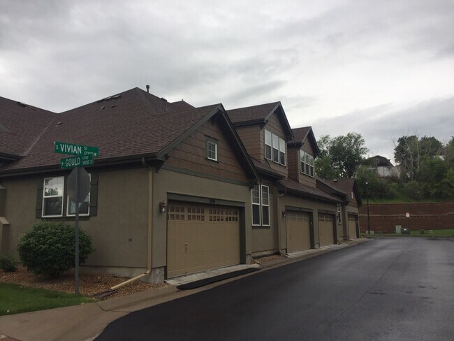 Foto del edificio - 5824 S Vivian St