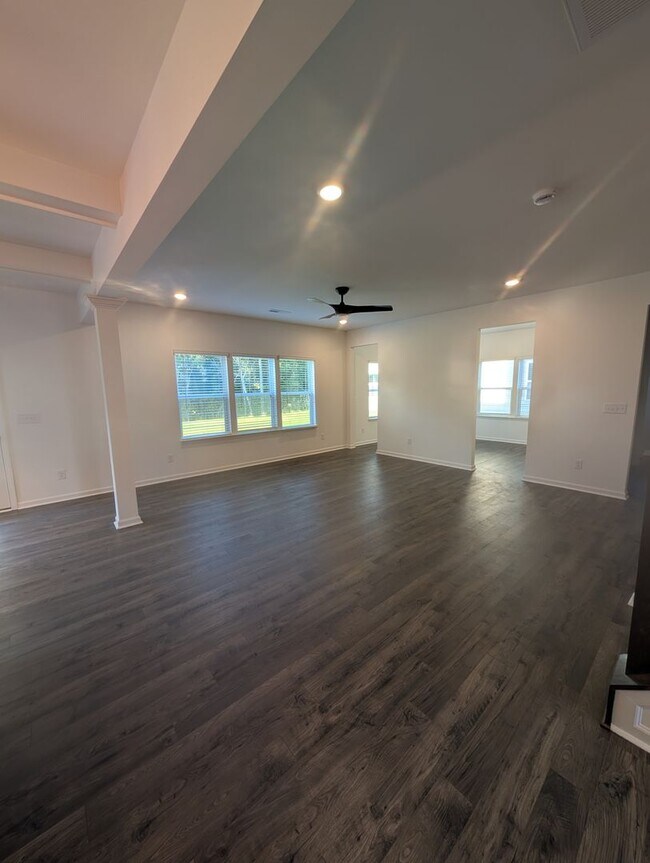 Foto del edificio - NEW CONSTRUCTION 4BD/2.5 Home in Stonebrid...