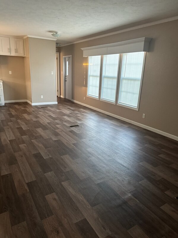 Foto del edificio - 2130 Rand Morgan Rd