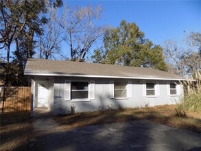 Building Photo - 6124 SW 10th Pl