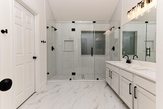 Building Photo - 122 S Abram Cir