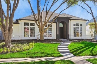 Building Photo - 18716 Thorntree Ln