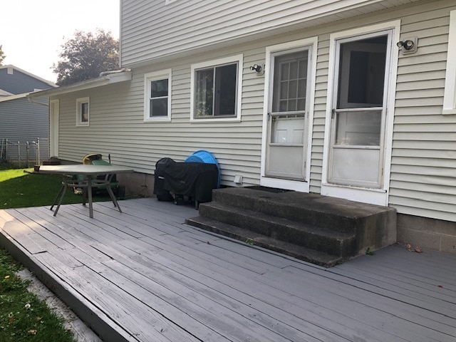 Shared deck. - 2442 Westside Dr