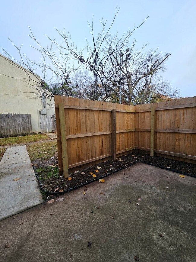 Foto del edificio - (1) Bed/(1.5) Bath Cardinal Creek Condo Avail NOW!