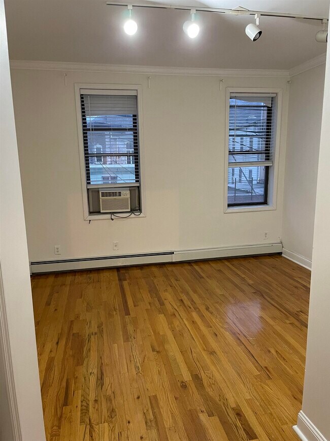 Foto del edificio - 173 Sherman Ave
