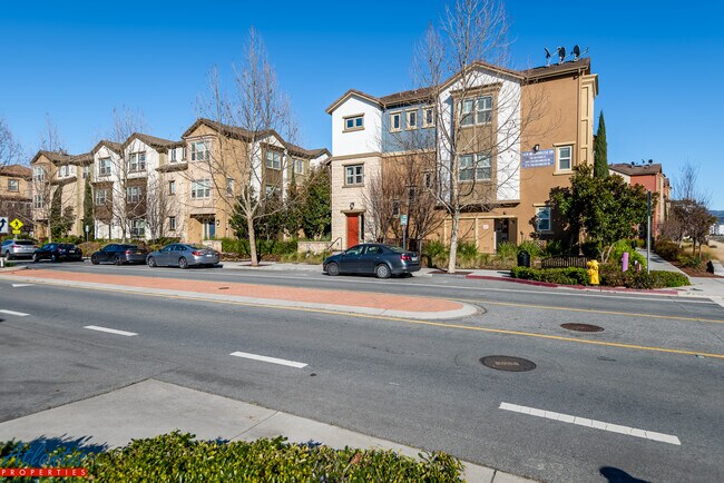 Building Photo - 1576 McCandless Dr