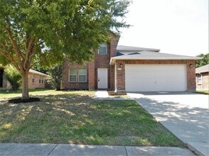 Building Photo - 2628 S Wavecrest Ct