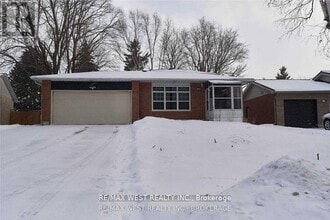 Building Photo - 323 Centre St