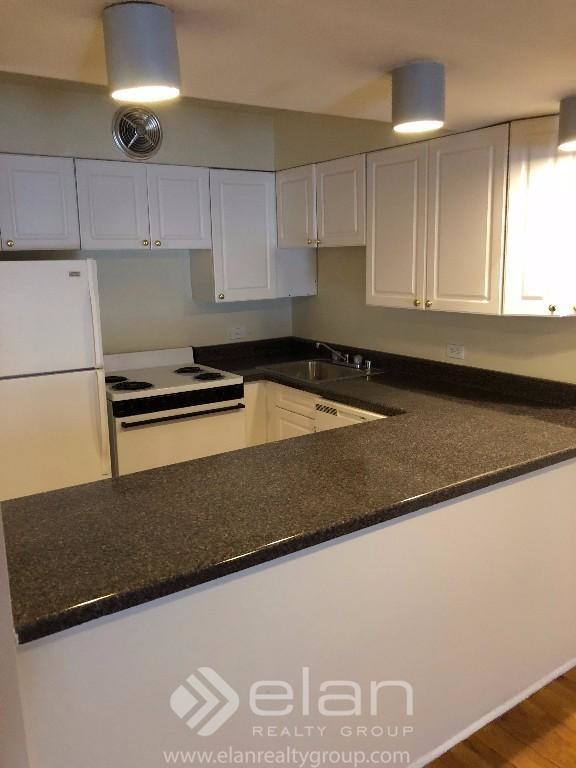 Foto principal - 1220 N LaSalle Dr