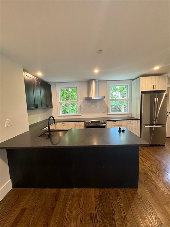 Building Photo - 2 Gifford Pl