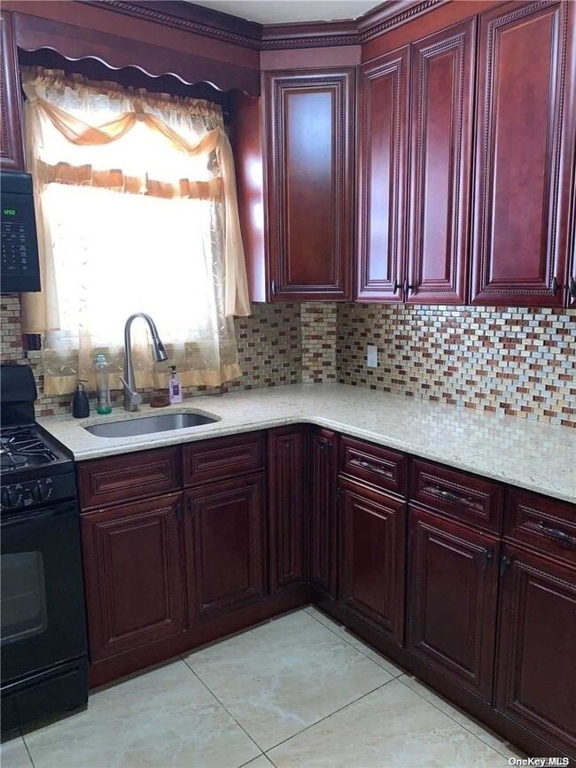 Building Photo - 101-68 130th St