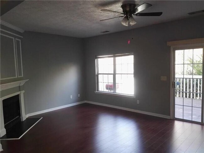 Foto del edificio - 4017 Oak Glenn Dr
